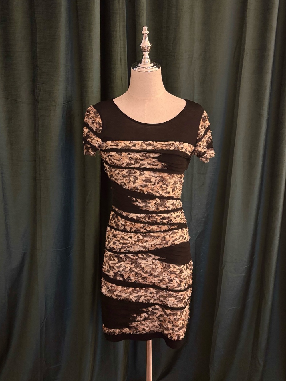 Diane Von Furstenberg Noelle Black and Cream Ruched Short Sleeve Mini Dress